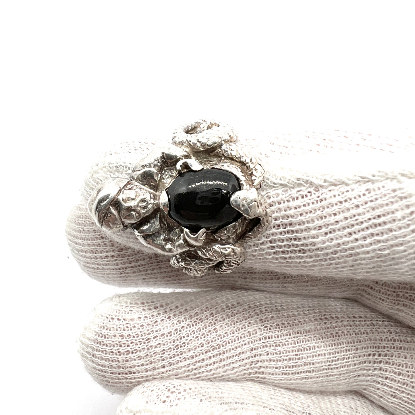 Vintage Oriental Solid Silver Stone with Chatoyancy Effect Ring.