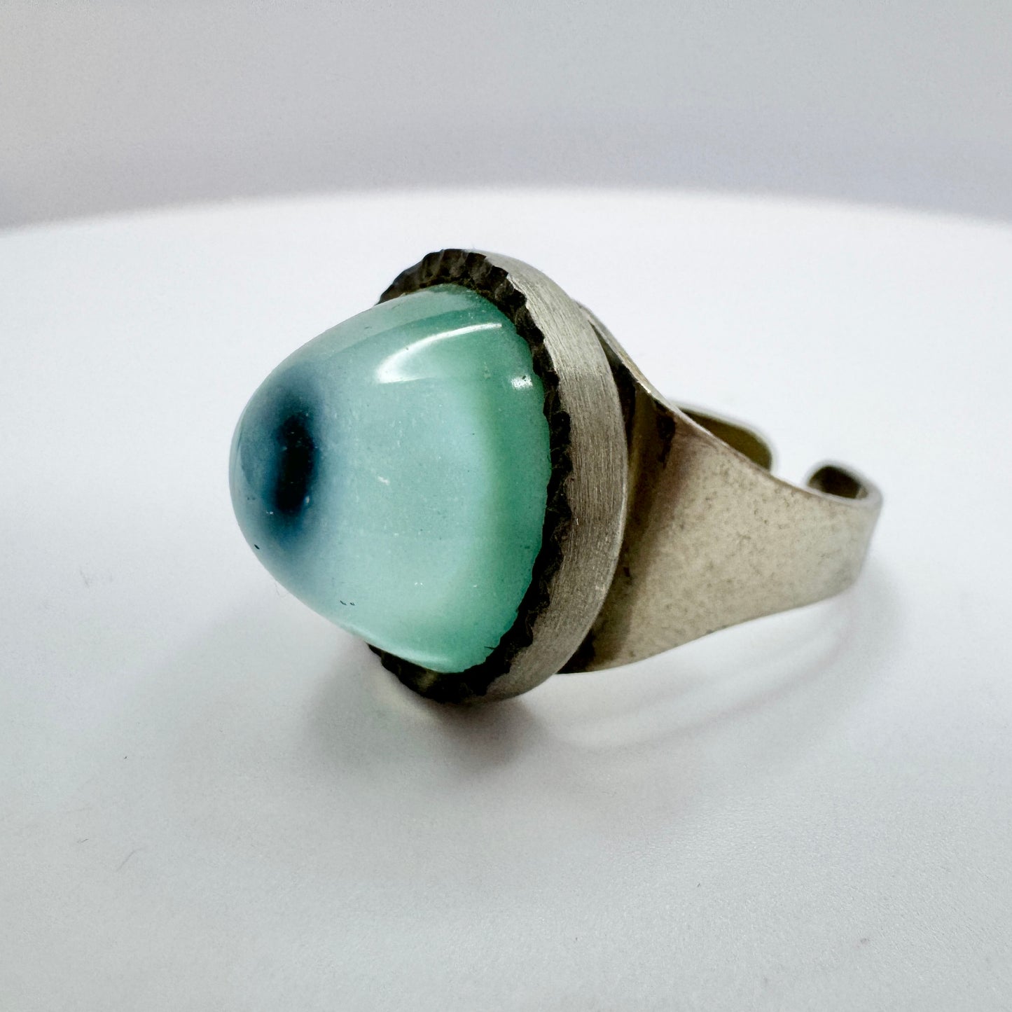 Vintage 1970s. Pewter Blue Art Glass Ring