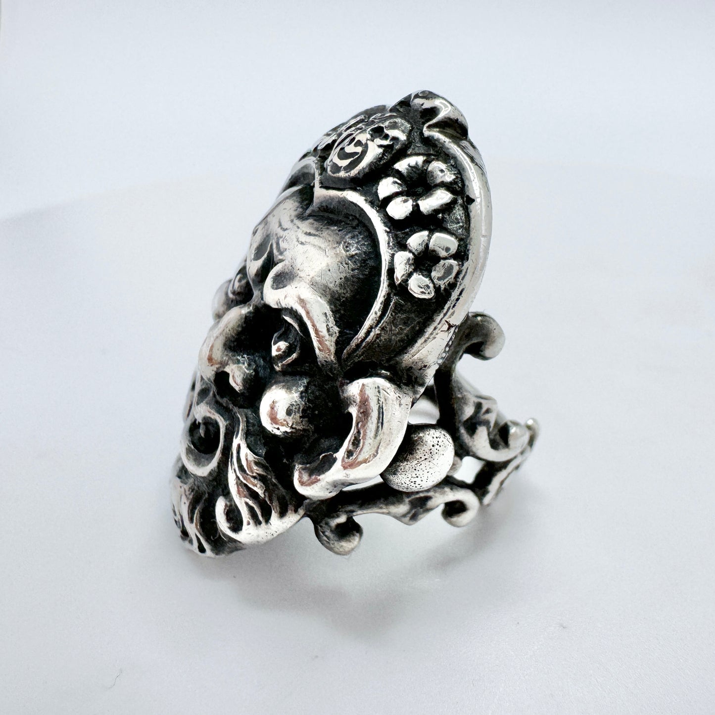 Antique c 1900 Solid Silver Renaissance Revival Unisex Ring.