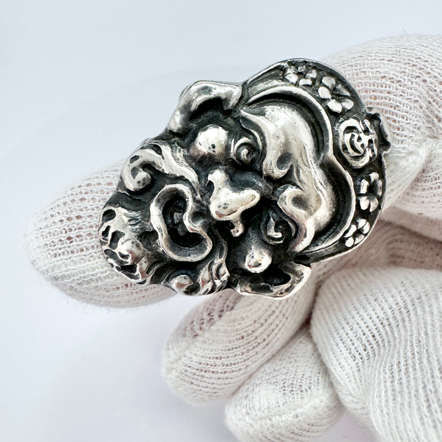 Antique c 1900 Solid Silver Renaissance Revival Unisex Ring.