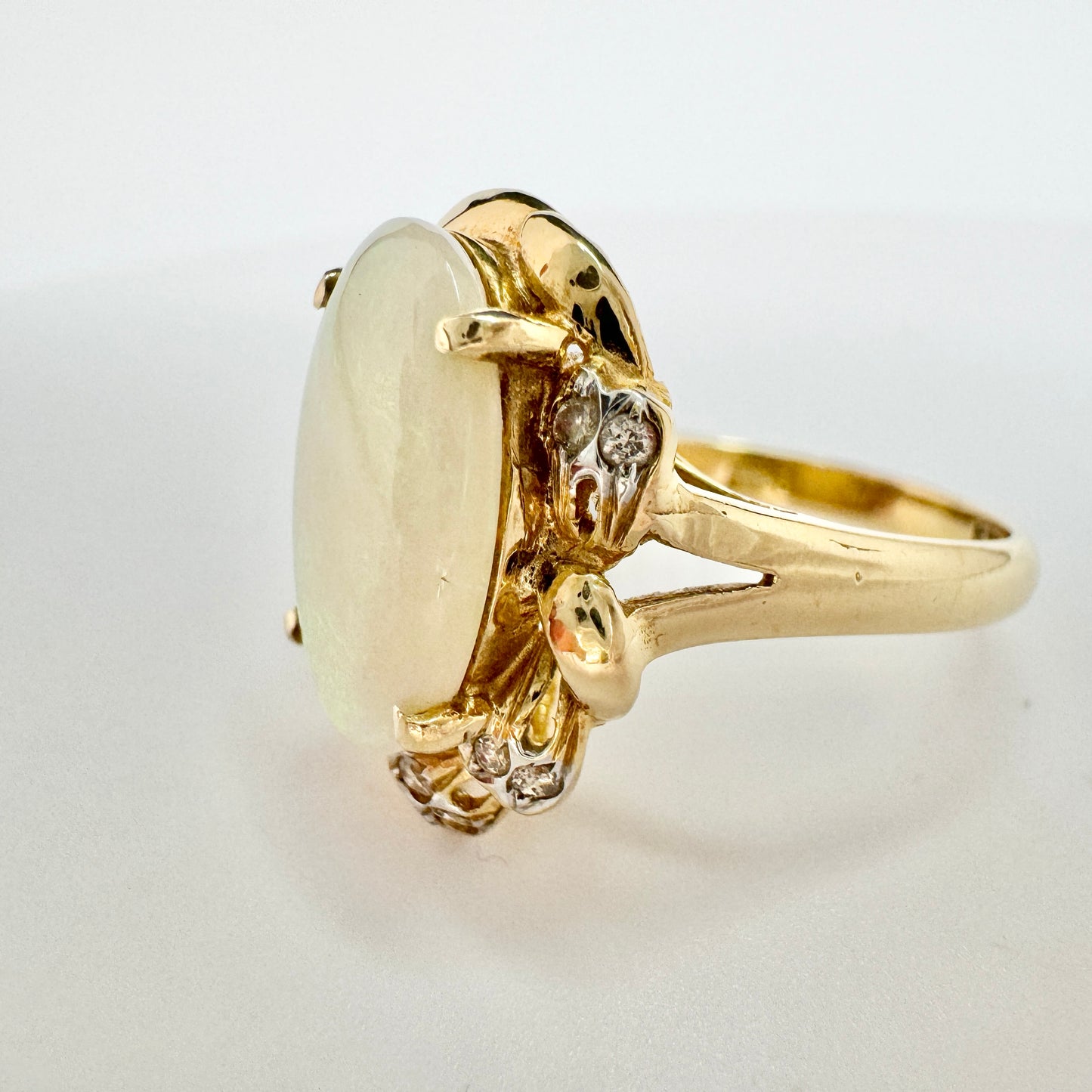 Vintage 14k Gold Opal Diamond Ring.