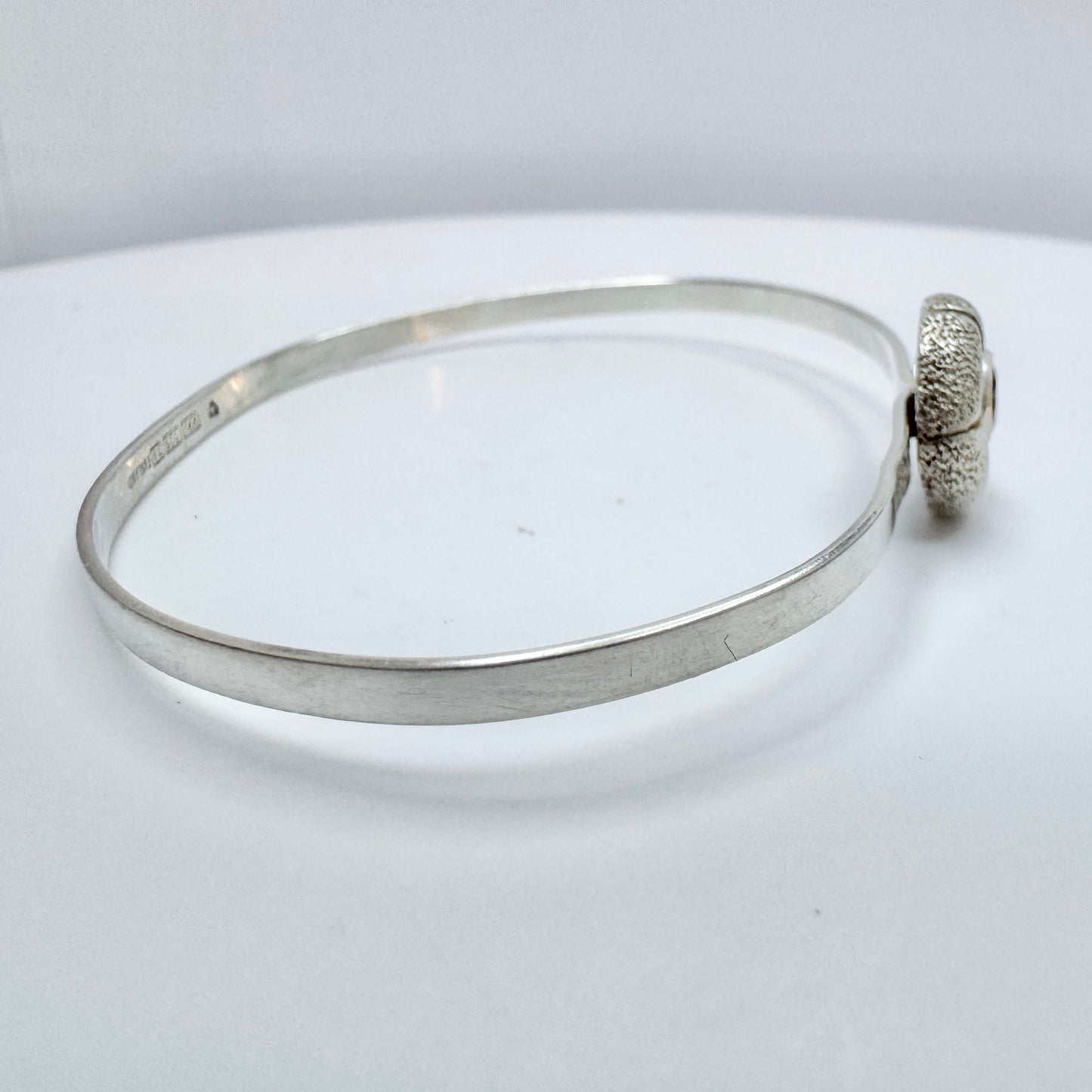 Sten & Laine, Finland 1981. Vintage Sterling Silver Crystal Bangle Bracelet.