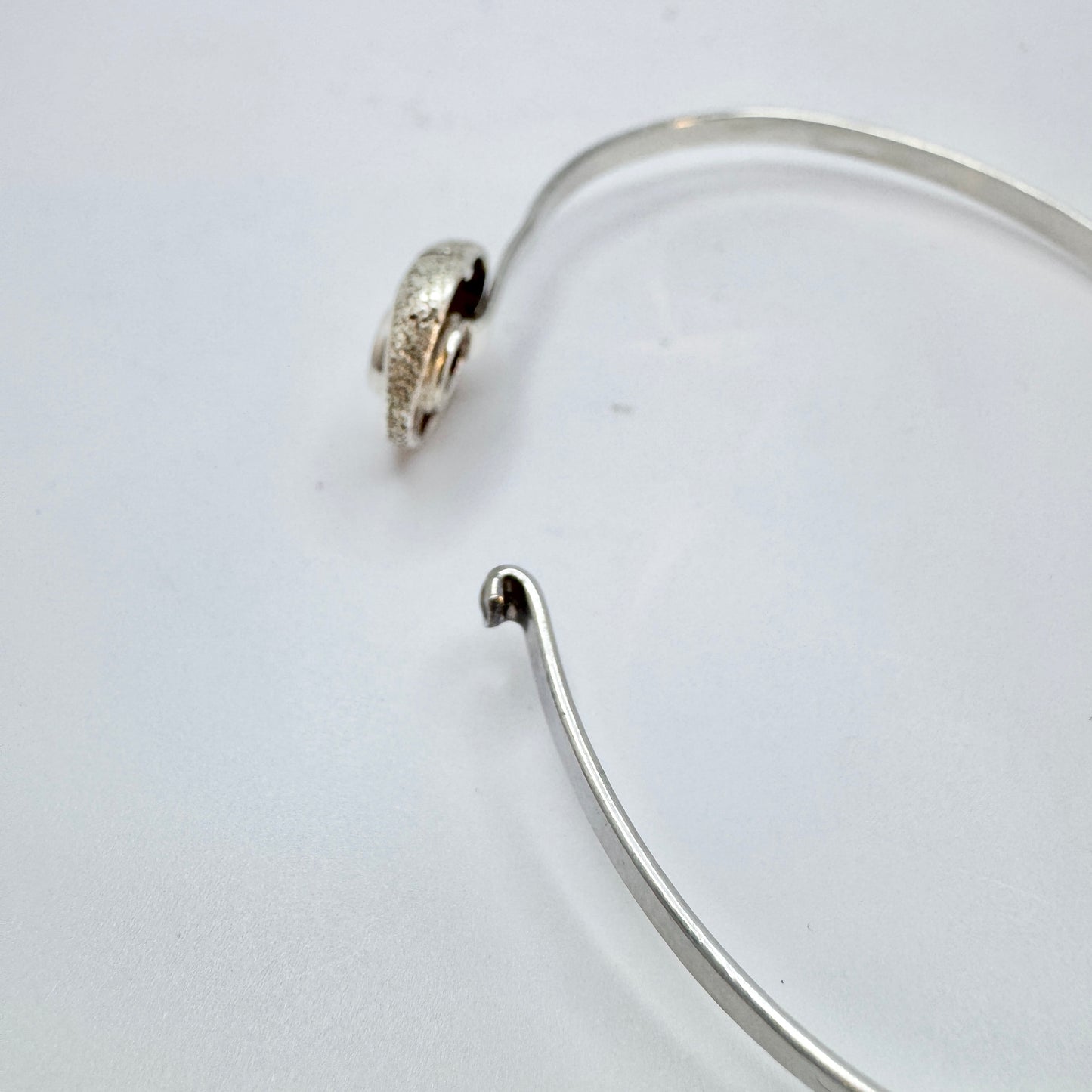 Sten & Laine, Finland 1981. Vintage Sterling Silver Crystal Bangle Bracelet.