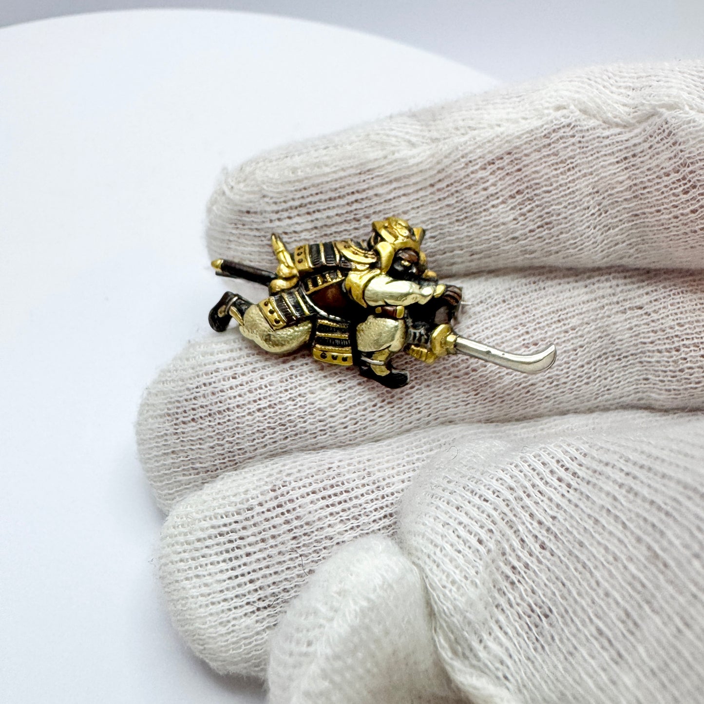 Japan. Vintage or Antique Silver Mixed Metal Brooch Pin.