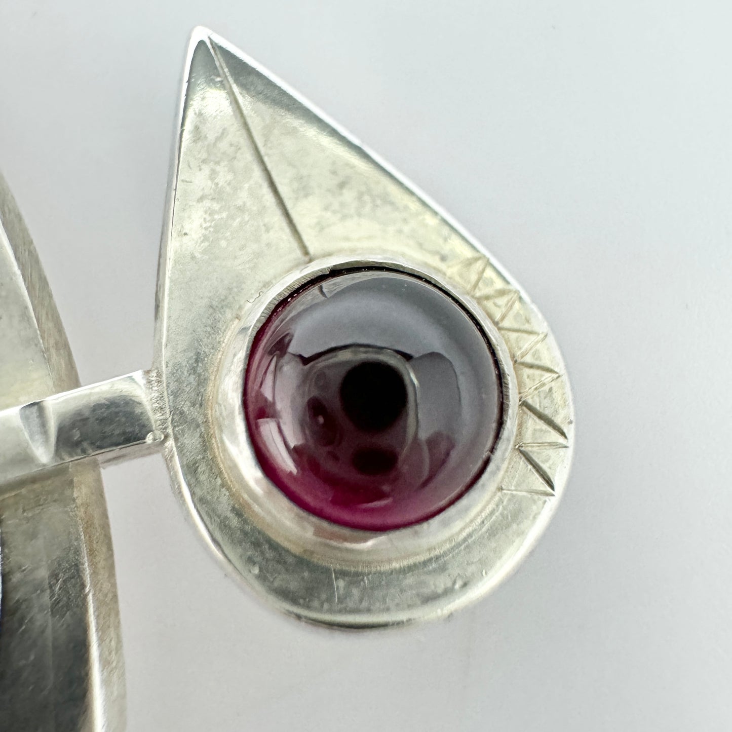 Åke Bergman, Sweden 1956. Vintage Sterling Silver Garnet Bird Brooch. Signed