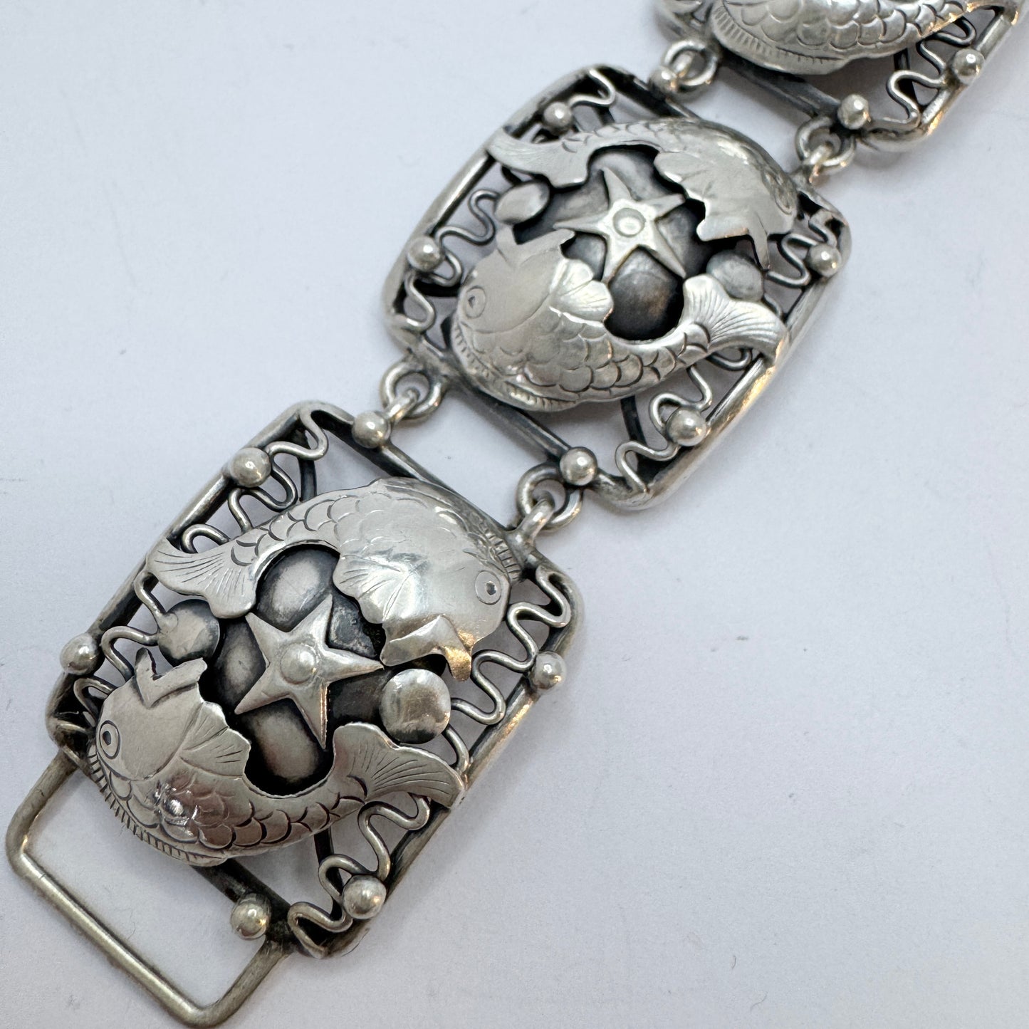 GUSSI, Sweden 1949. Bold Vintage Sterling Silver Fish Link Bracelet.