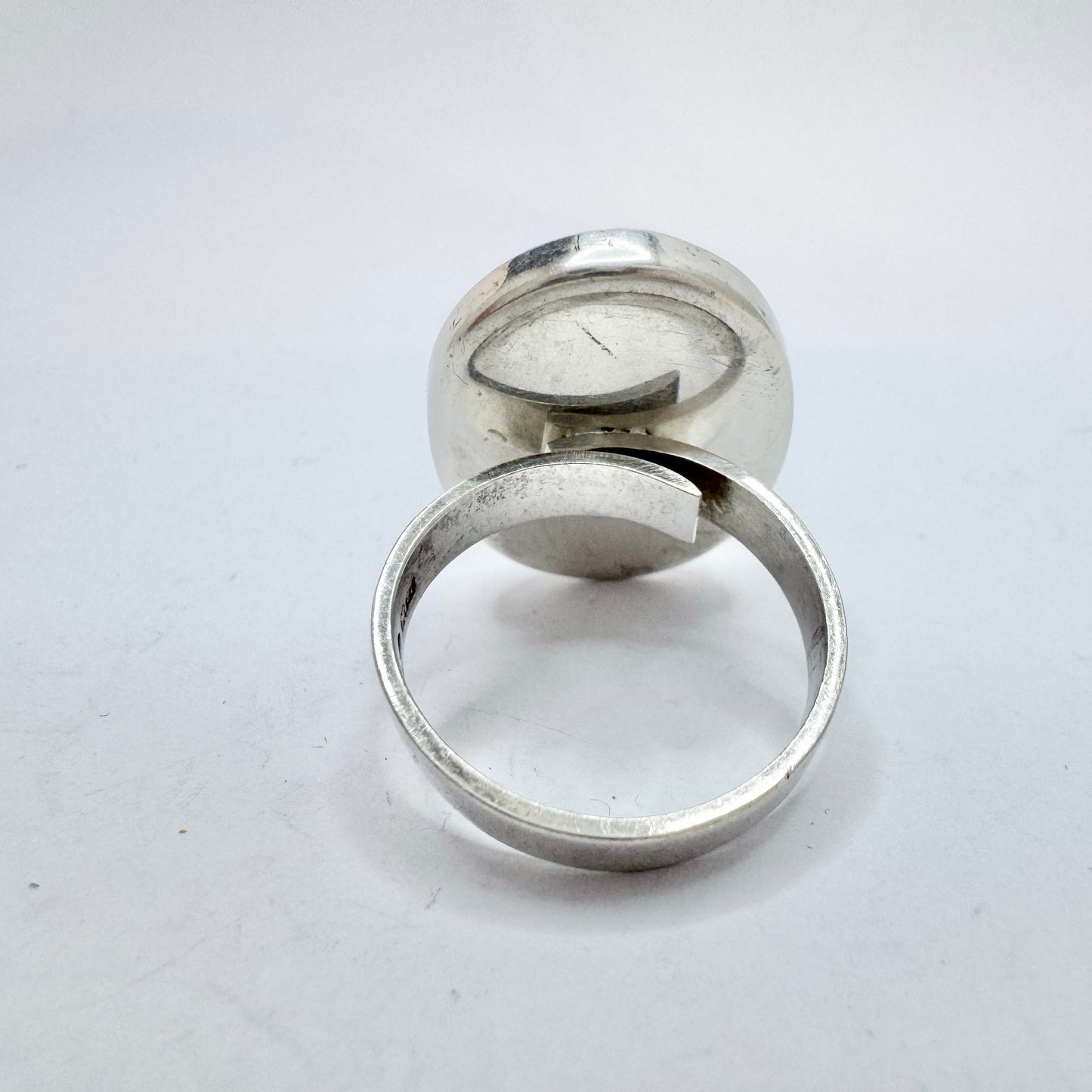 Kaunis Koru, Finland. Vintage Sterling Silver Spectrolite Ring.