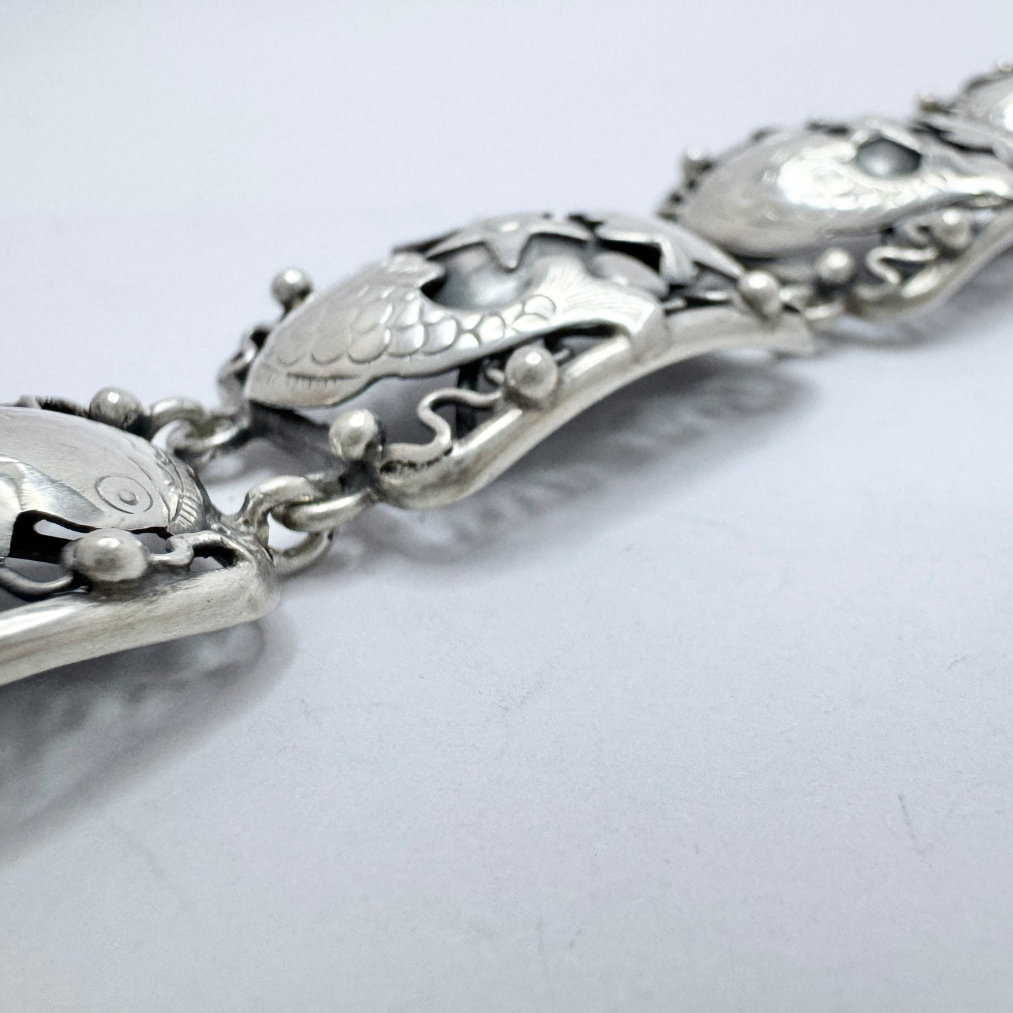 GUSSI, Sweden 1949. Bold Vintage Sterling Silver Fish Link Bracelet.