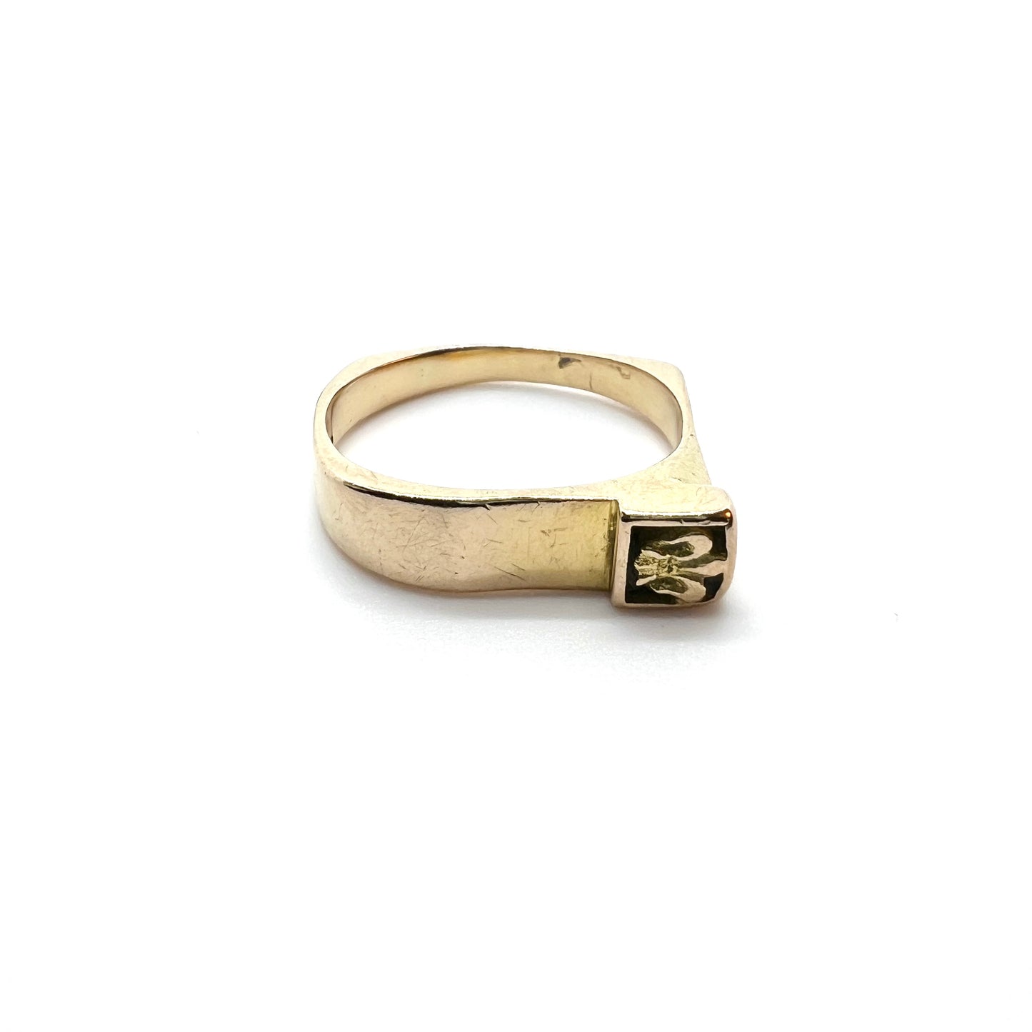 Claes E Giertta, Sweden. Vintage 18k Gold Fleurs-De-Lys Gold Ring. Signed.