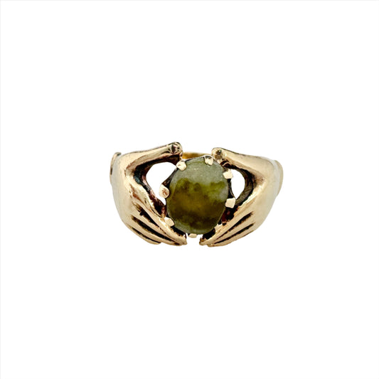 Vintage 9k Gold Green Hardstone Claddagh Ring.