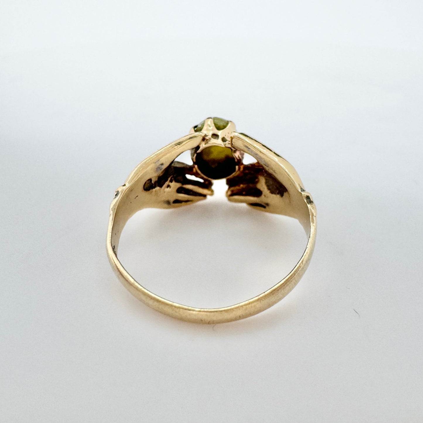 Vintage 9k Gold Green Hardstone Claddagh Ring.