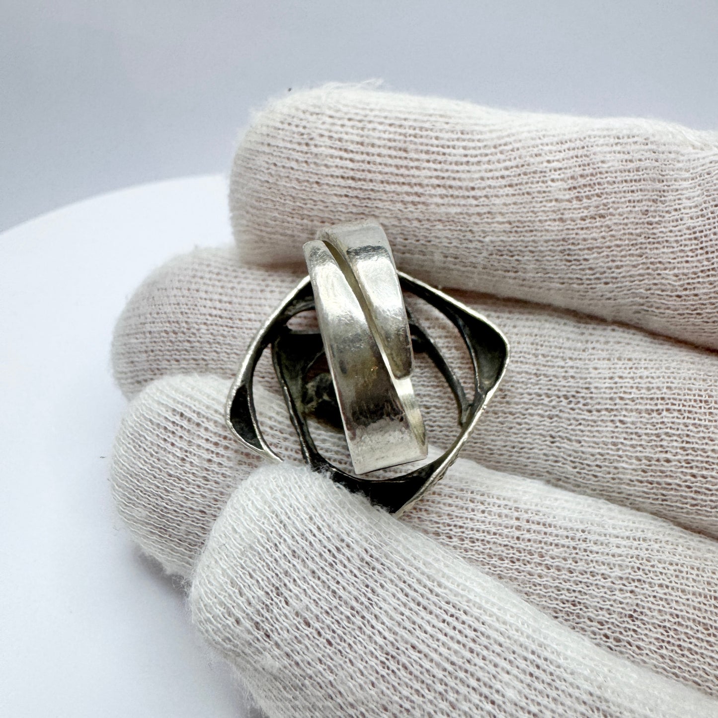 Sten & Laine, Finland 1972. Vintage Sterling Silver Orbital Ring.