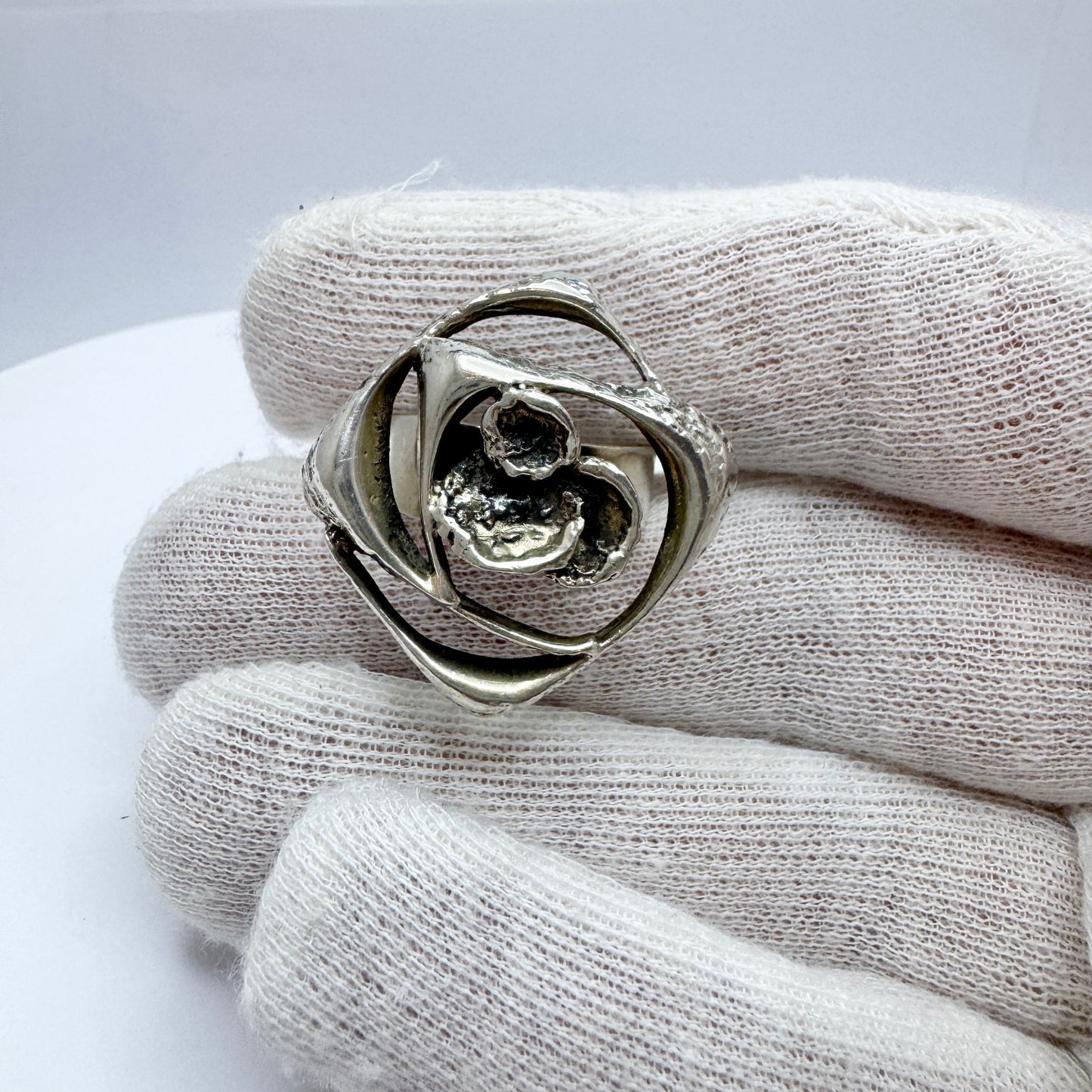 Sten & Laine, Finland 1972. Vintage Sterling Silver Orbital Ring.