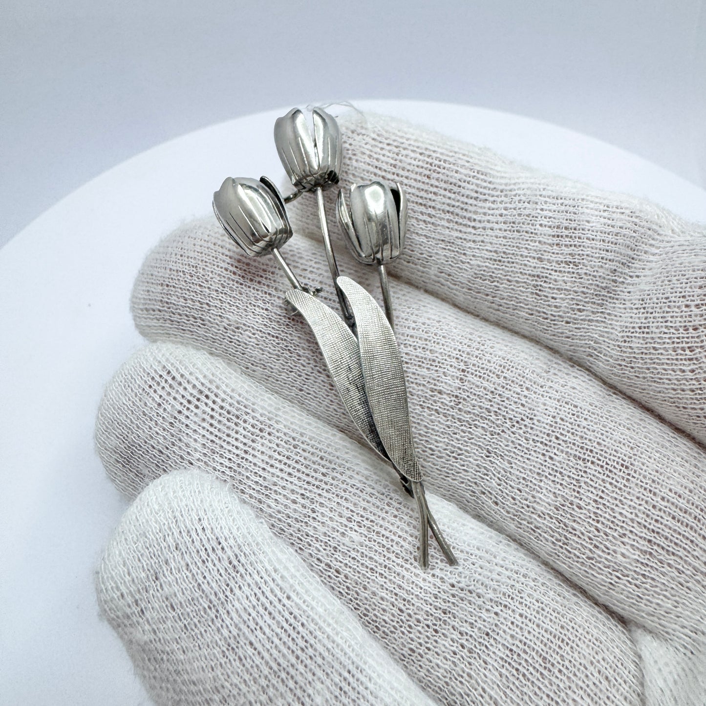 Vintage 1940-50s Solid Silver Tulip Bouquet Brooch.