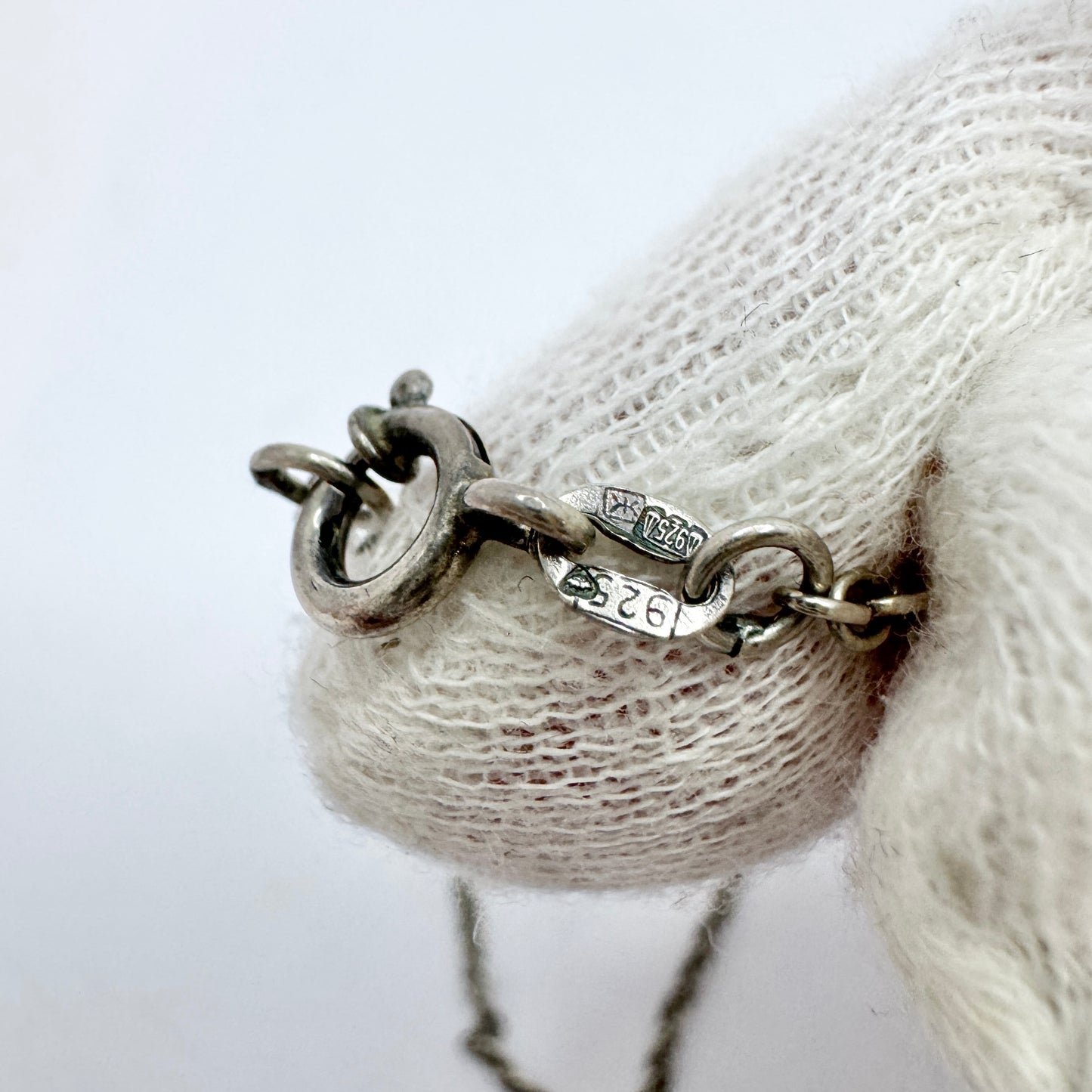 Kalevala Koru, Finland. Vintage Sterling Silver Heart Pendant Long Chain Necklace.