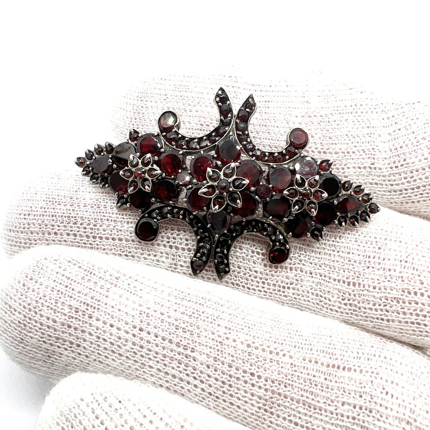 Antique late 1800s Victorian Bohemian Garnet Gilt Metal Brooch.