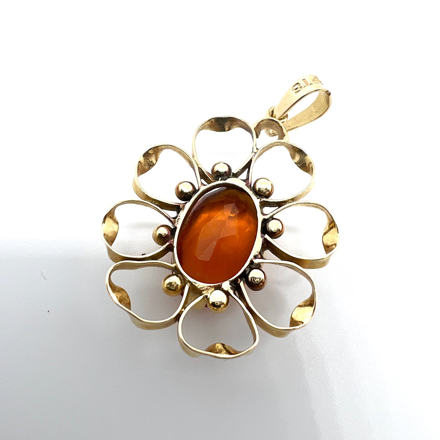 Guldvaruhuset, Sweden 1945. Vintage 18k Intense Orange Paste Stone Pendant.