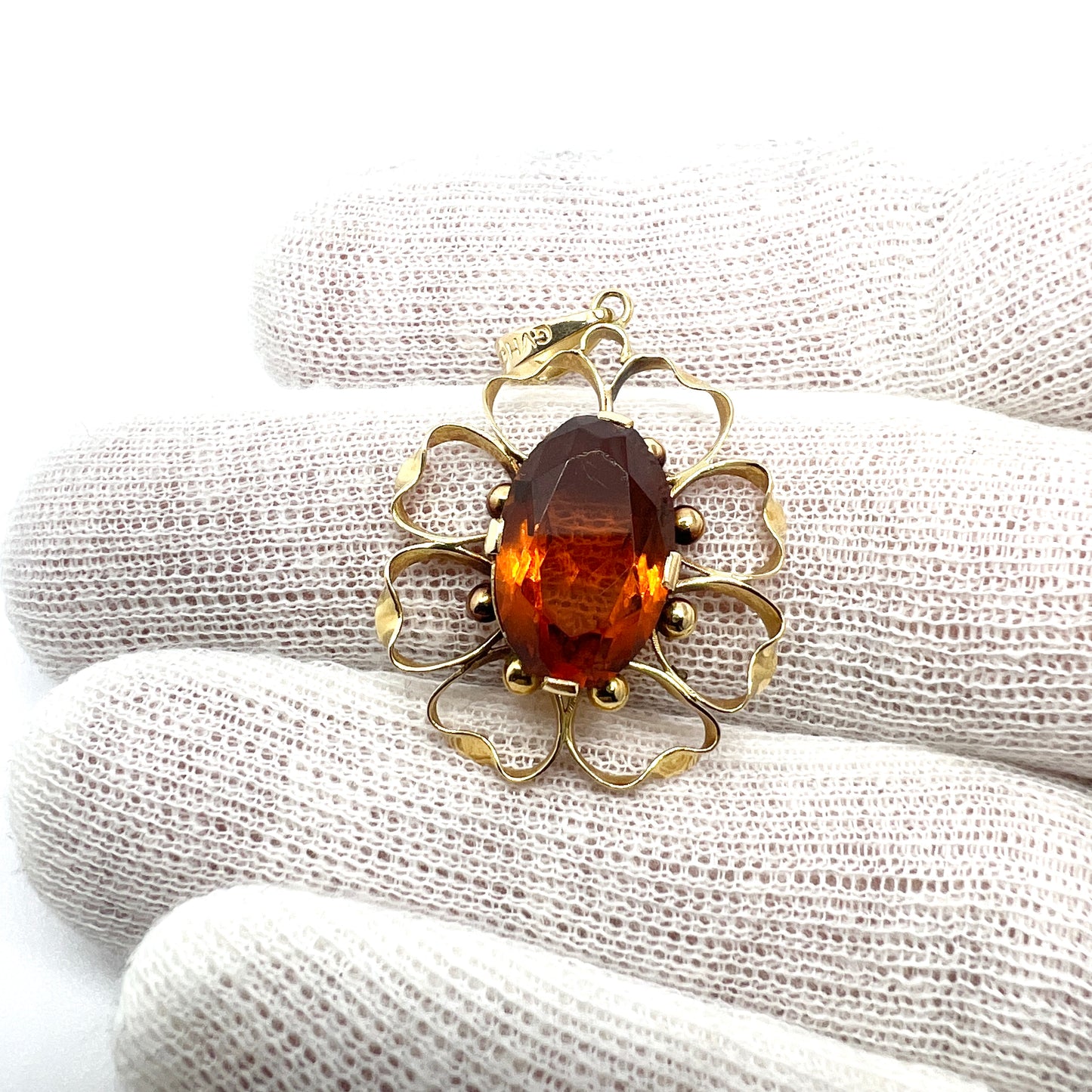 Guldvaruhuset, Sweden 1945. Vintage 18k Intense Orange Paste Stone Pendant.