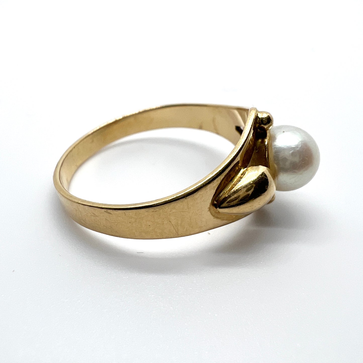 Waldemar Jonsson, Sweden 1959, Vintage 18k Gold Cultured Pearl Ring.