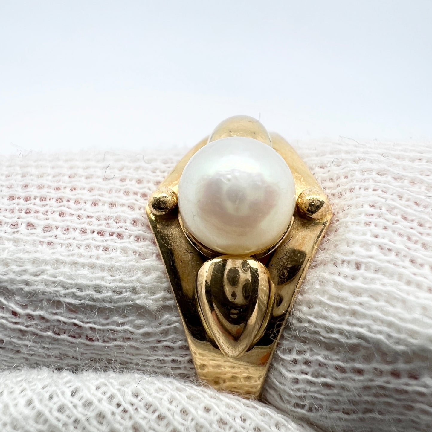 Waldemar Jonsson, Sweden 1959, Vintage 18k Gold Cultured Pearl Ring.