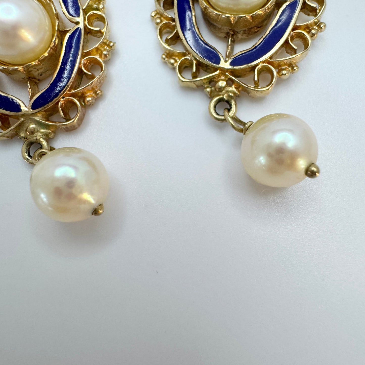 Vintage 1930-40s. 14k Gold Enamel Pearl Earrings.