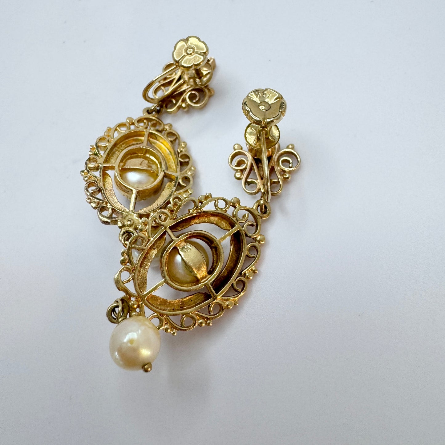 Vintage 1930-40s. 14k Gold Enamel Pearl Earrings.