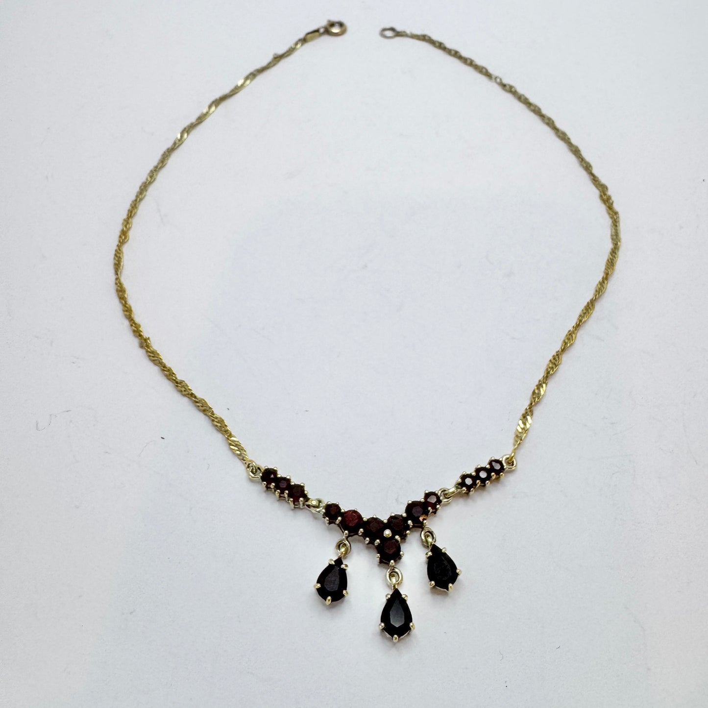 Vintage Sterling Silver Garnet Necklace.