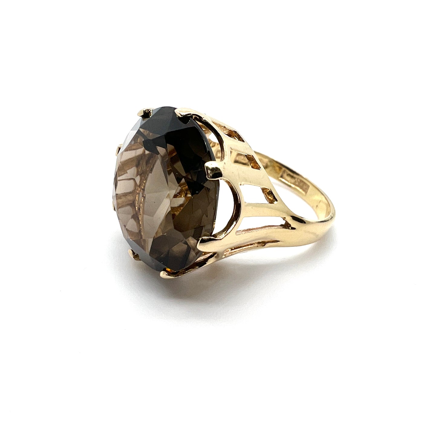 Bengt Hallberg, Sweden 1969. Bold Vintage 18k Gold Quartz Cocktail Ring.