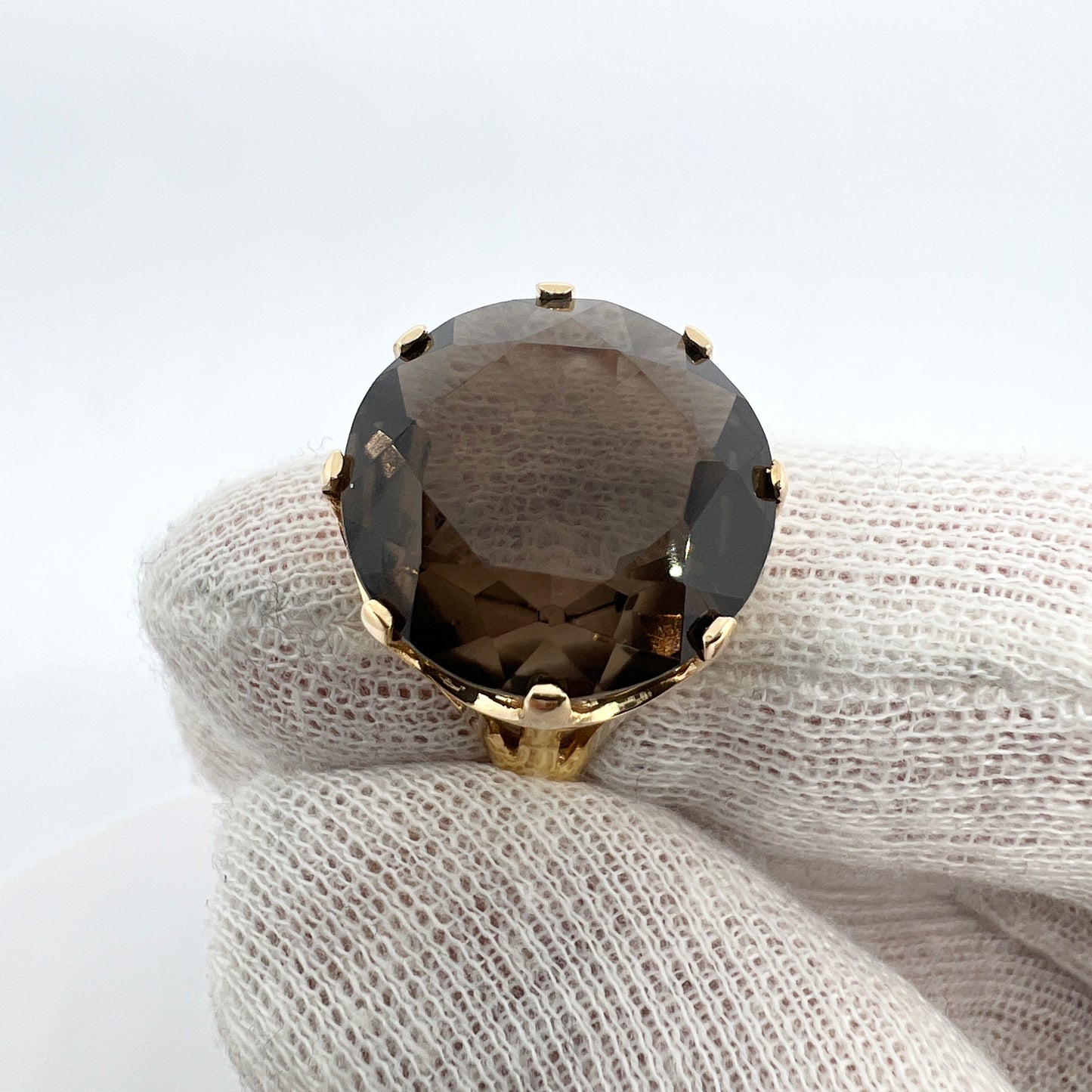 Bengt Hallberg, Sweden 1969. Bold Vintage 18k Gold Quartz Cocktail Ring.