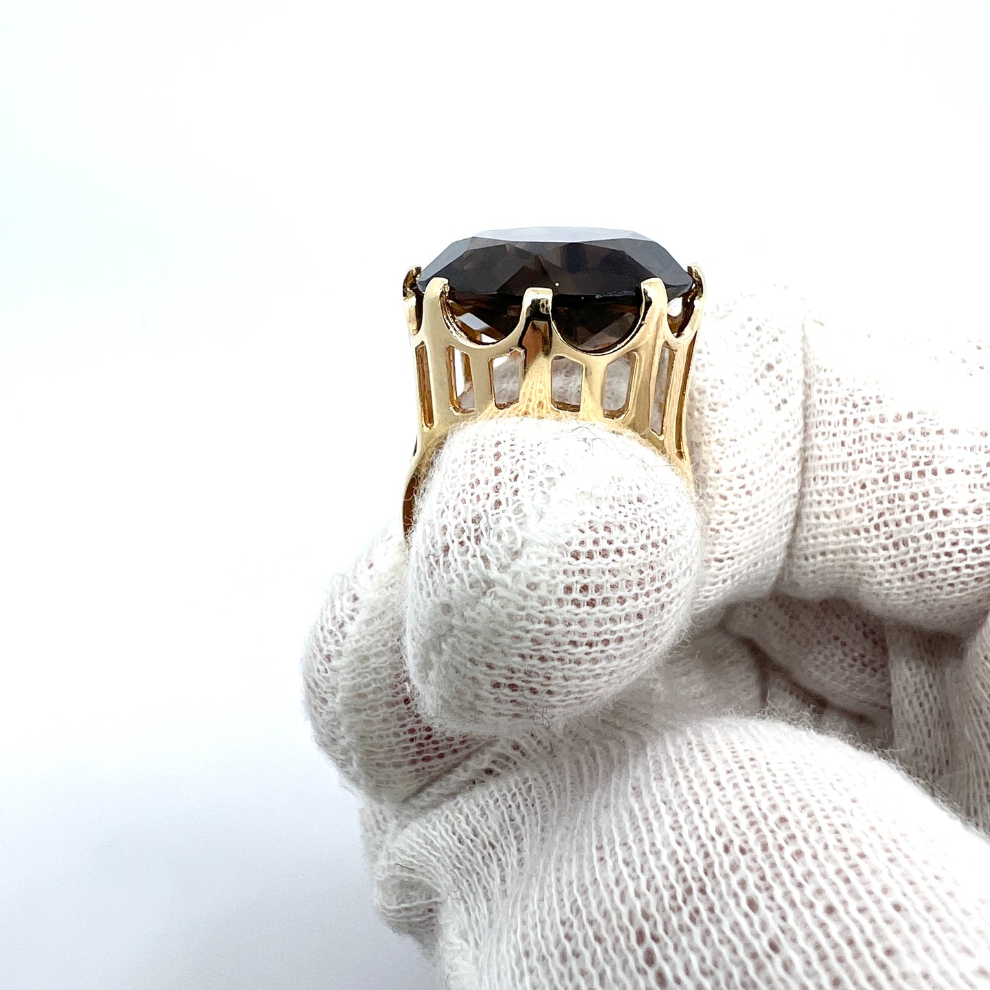 Bengt Hallberg, Sweden 1969. Bold Vintage 18k Gold Quartz Cocktail Ring.