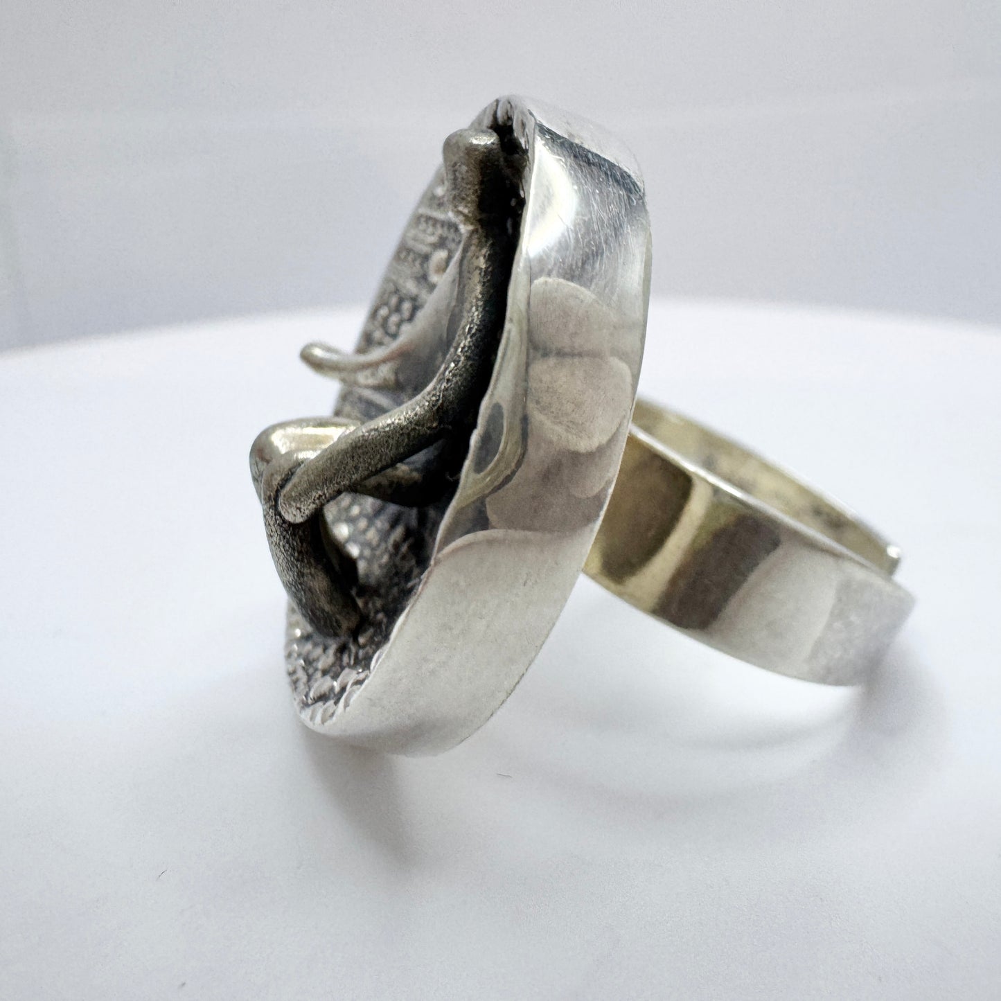 Jorma Laine for Kultateollisuus, Finland 1972. Bold Vintage Silver Ring.