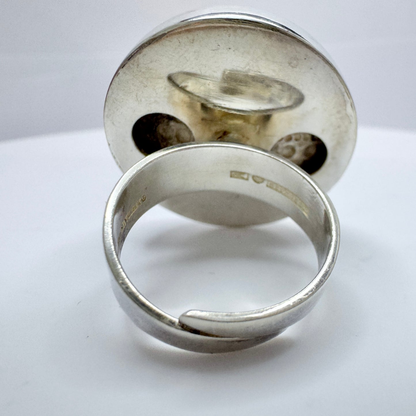 Jorma Laine for Kultateollisuus, Finland 1972. Bold Vintage Silver Ring.