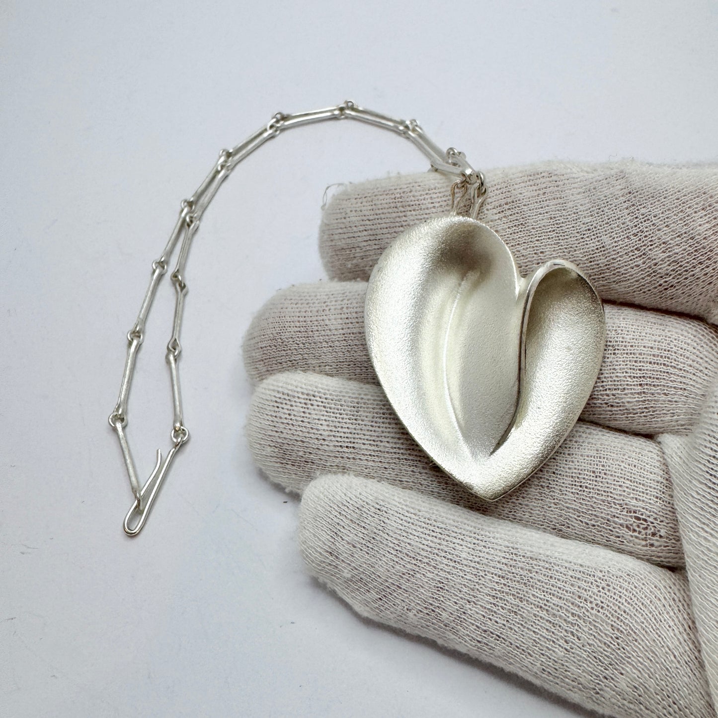 Pekka Hirvonen for Lapponia, Finland. Sterling Silver Pendant Necklace. Design: Heartbeat.