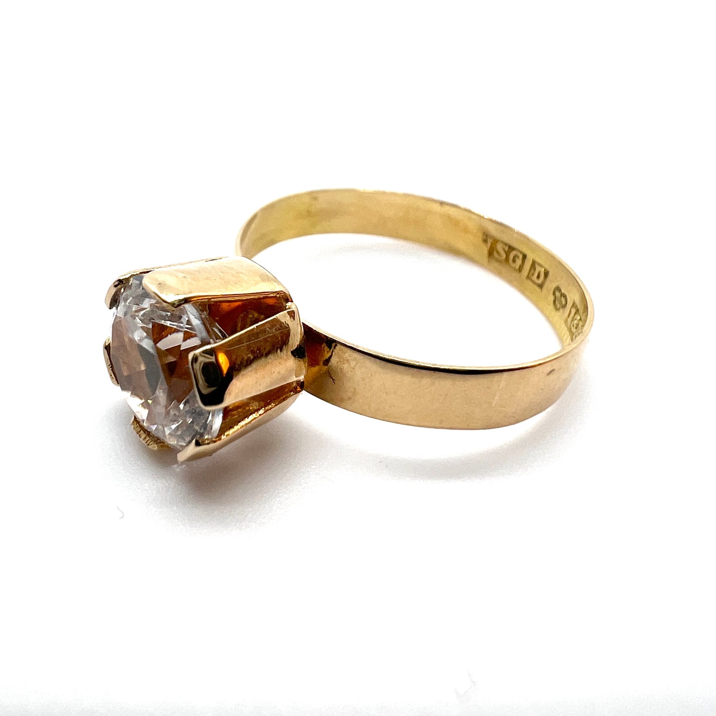 Hedberg, Sweden 1975, Vintage 18k Gold Rock Crystal Ring.