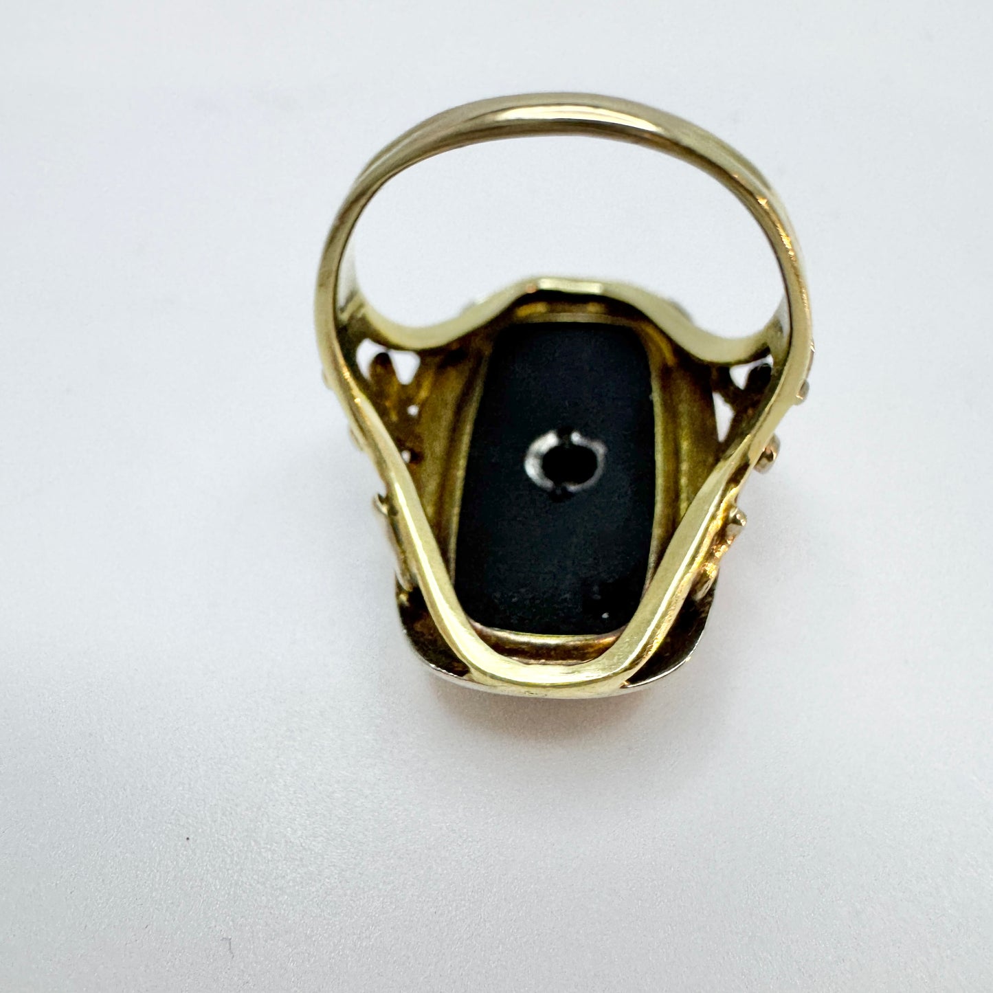 Vintage Art Deco 14k Gold Onyx Diamond Ring.