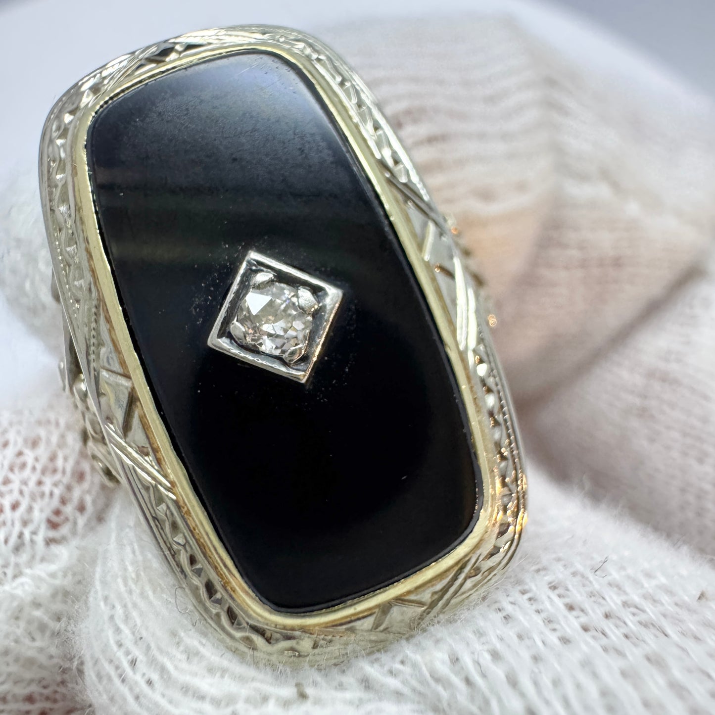 Vintage Art Deco 14k Gold Onyx Diamond Ring.