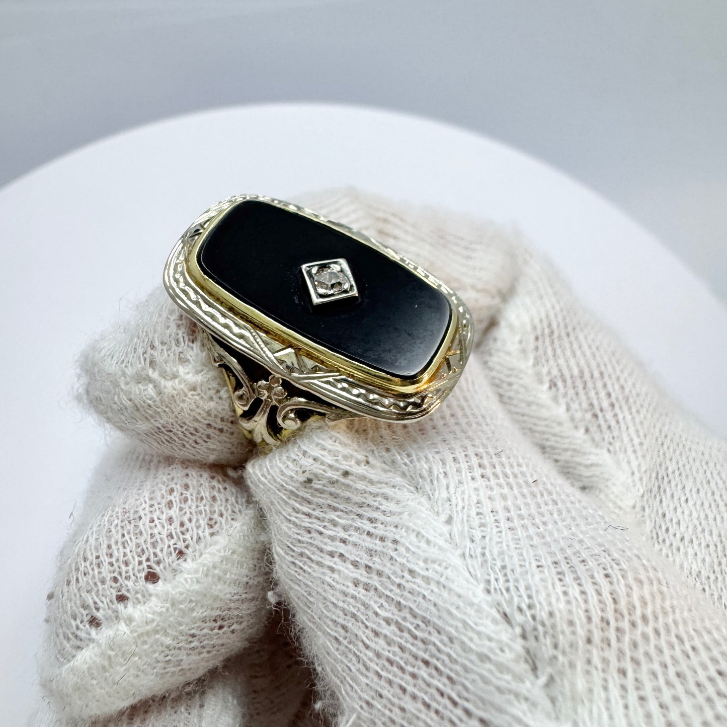 Vintage Art Deco 14k Gold Onyx Diamond Ring.