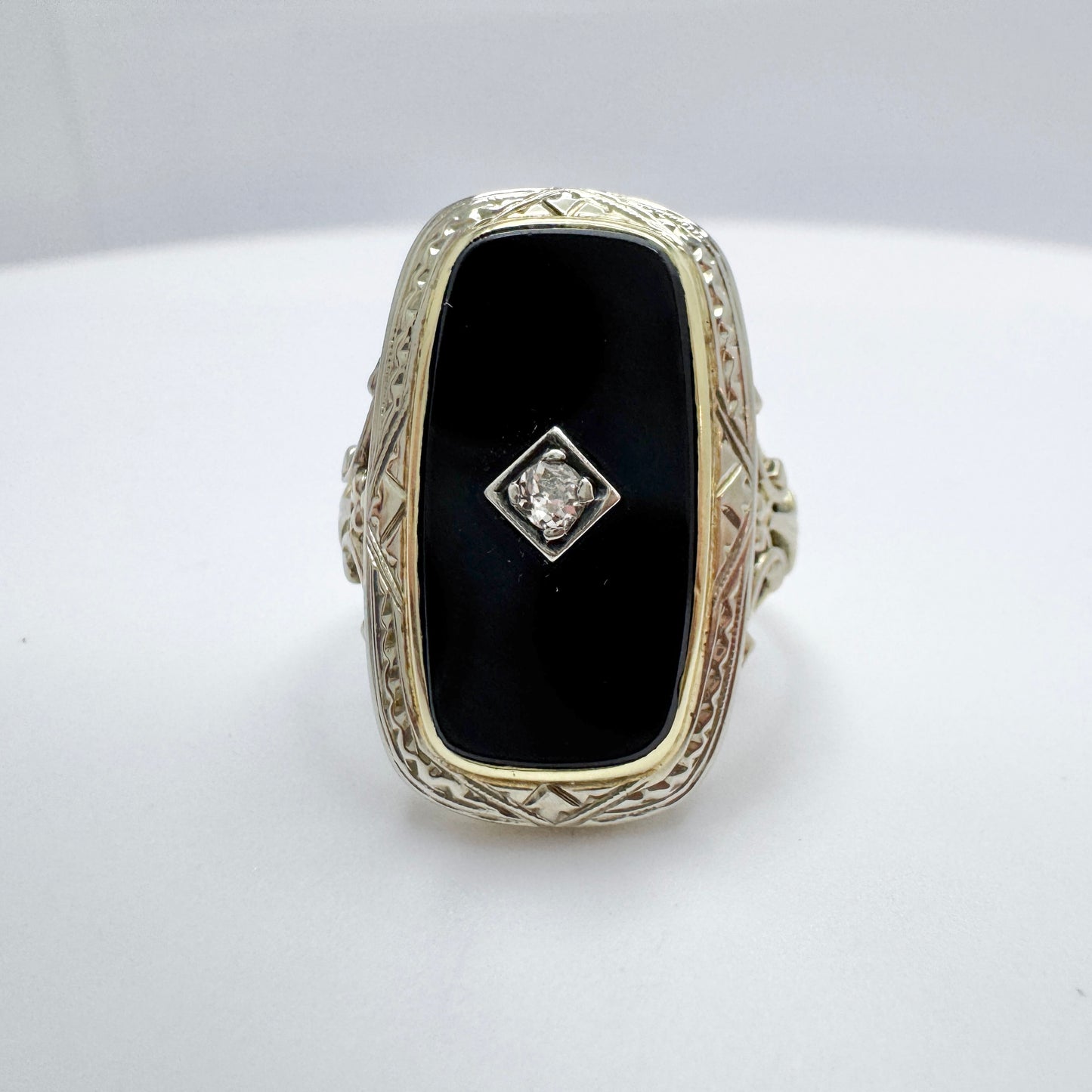Vintage Art Deco 14k Gold Onyx Diamond Ring.