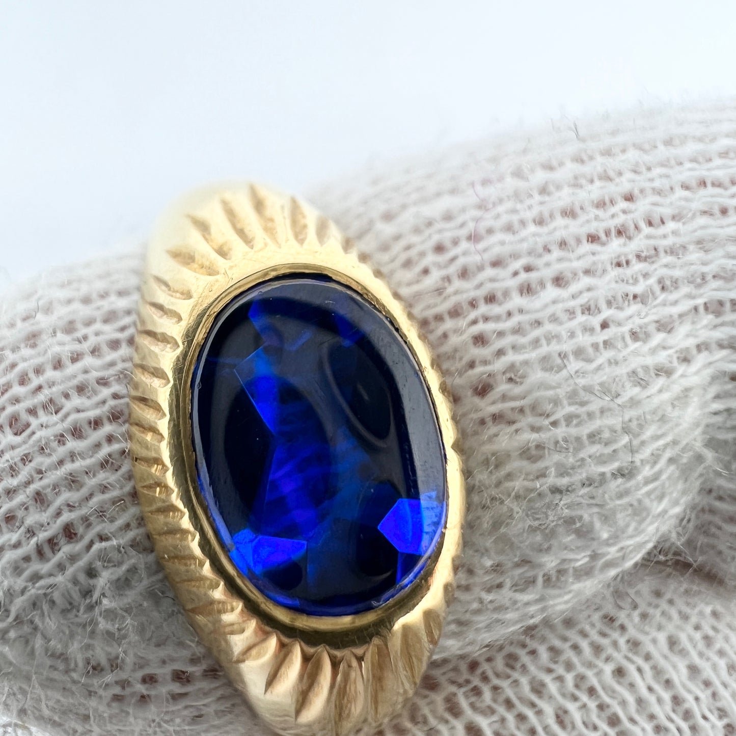 Sweden 1950-60s Vintage 18k Gold Intense Cobalt Blue Synthetic Spinel Ring