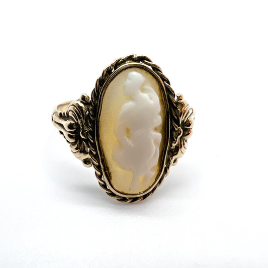 Sweden. Vintage 18k Gold Cameo Ring.