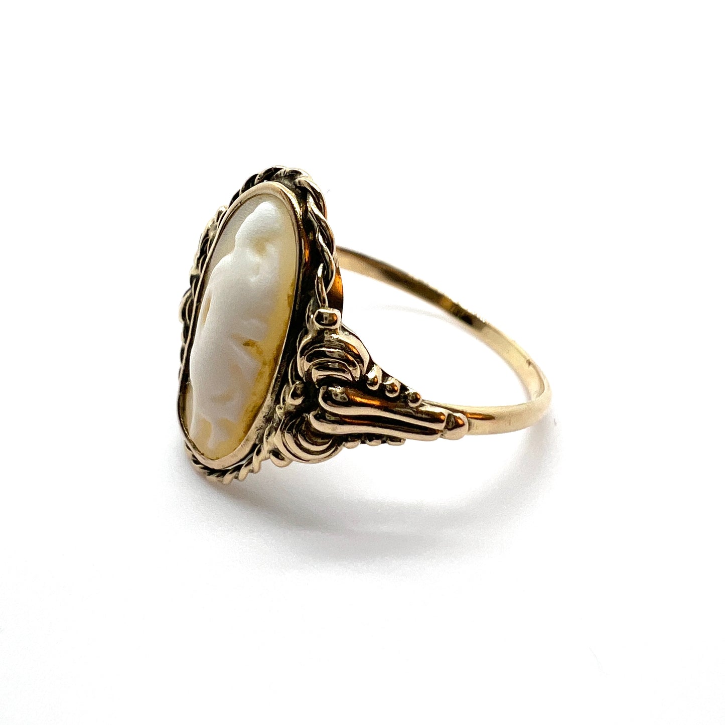 Sweden. Vintage 18k Gold Cameo Ring.