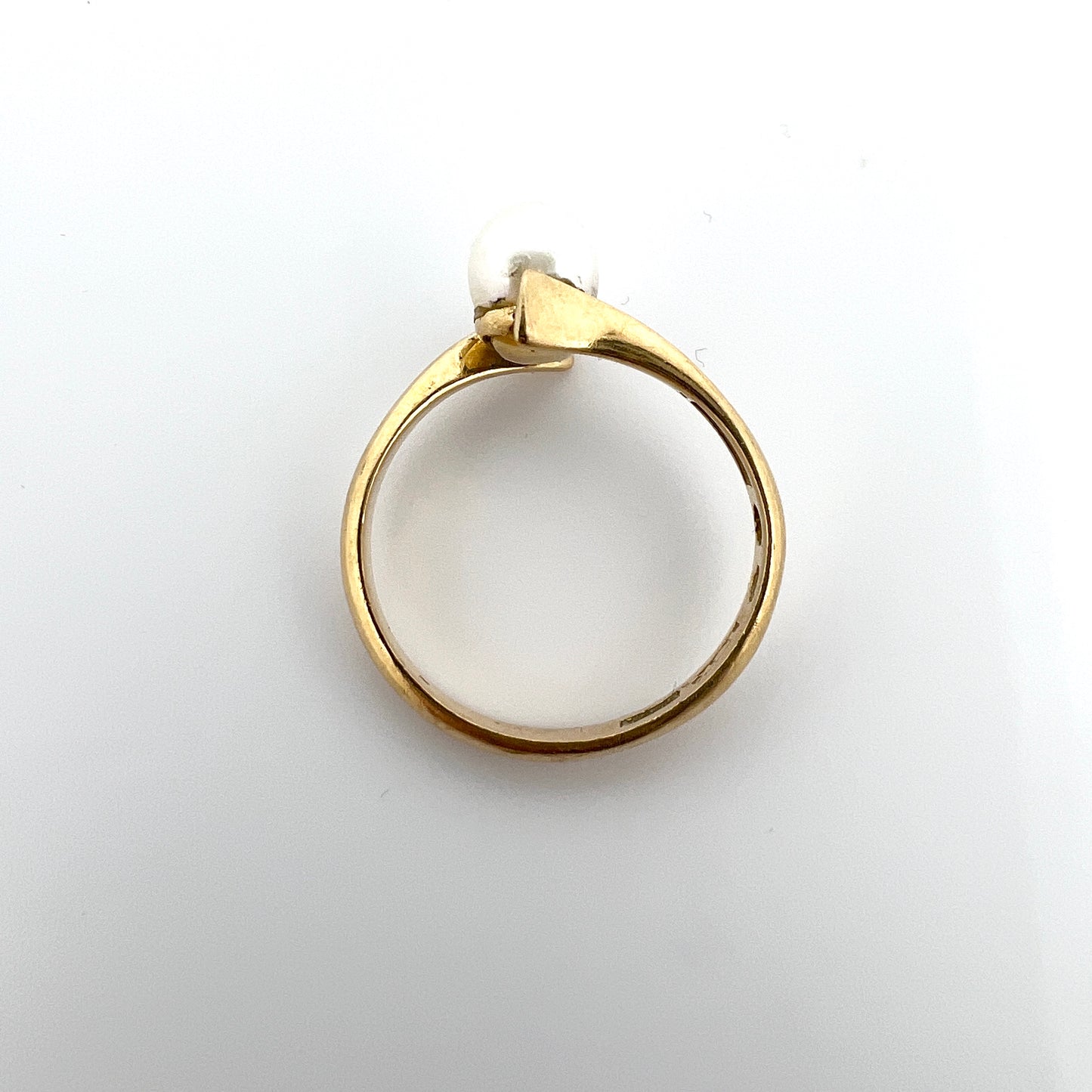 Alton, Sweden 1976, Vintage 18k Gold Cultured Pearl Ring.