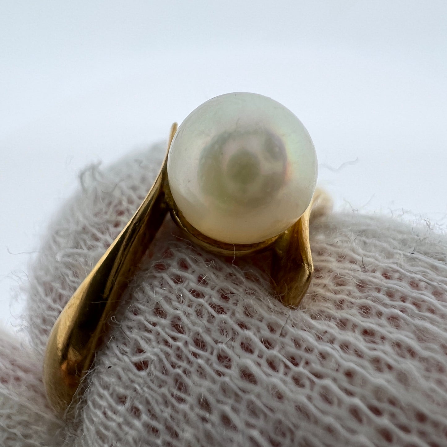 Alton, Sweden 1976, Vintage 18k Gold Cultured Pearl Ring.