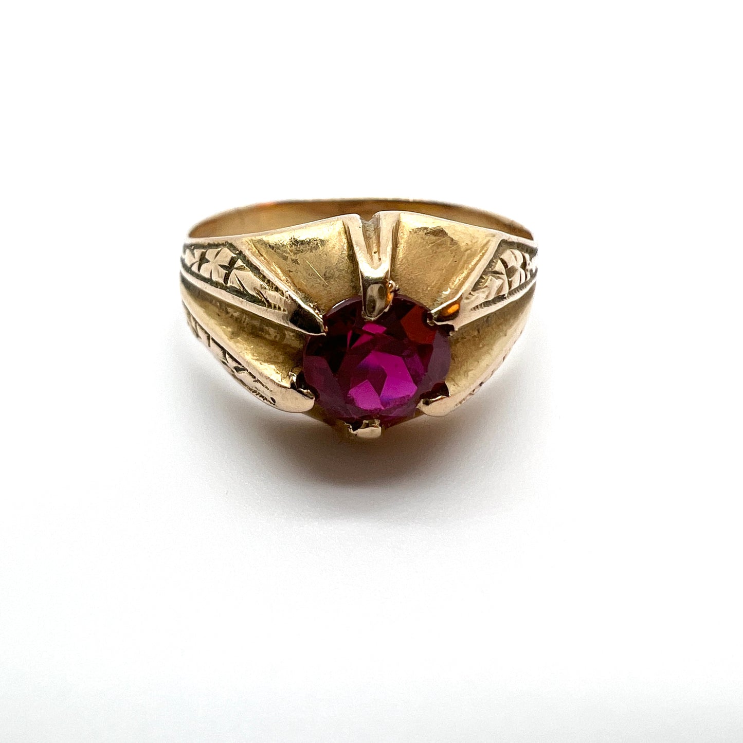 Vintage c 1950s 18k Gold Synthetic Sapphire Ring.