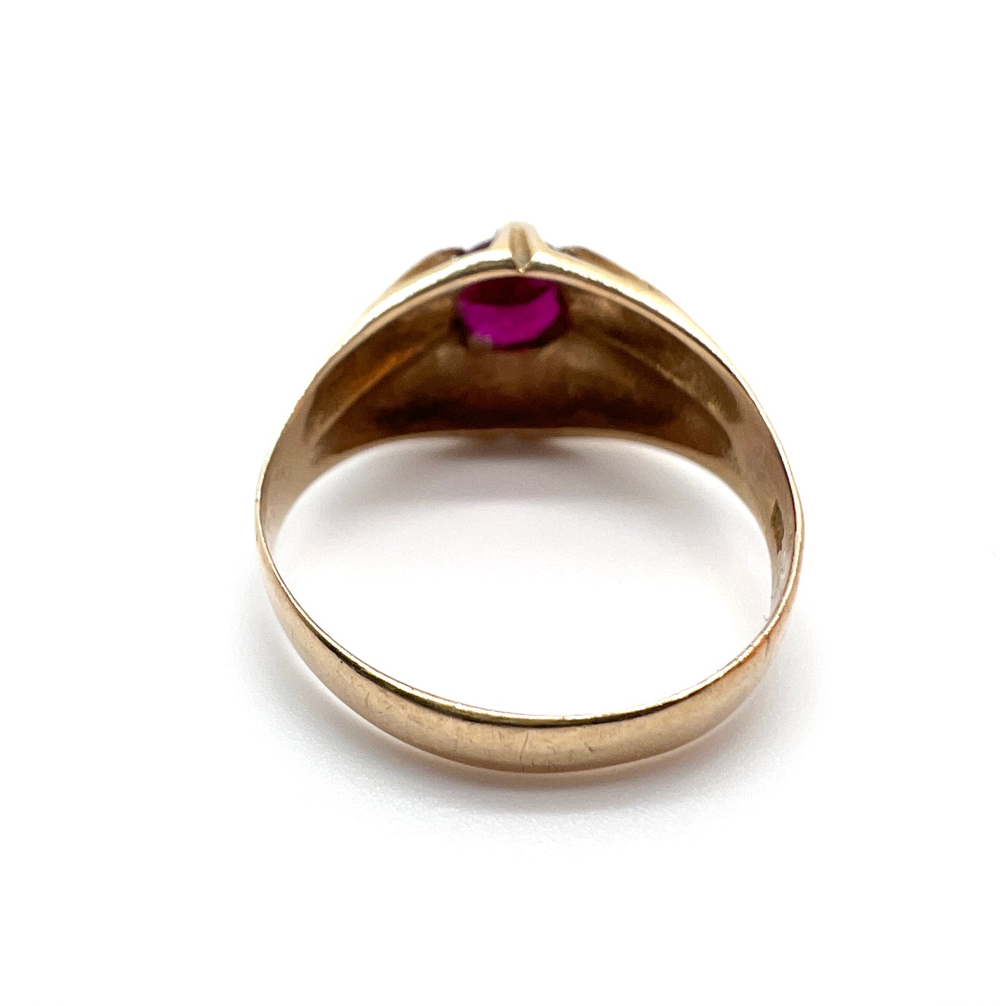 Vintage c 1950s 18k Gold Synthetic Sapphire Ring.