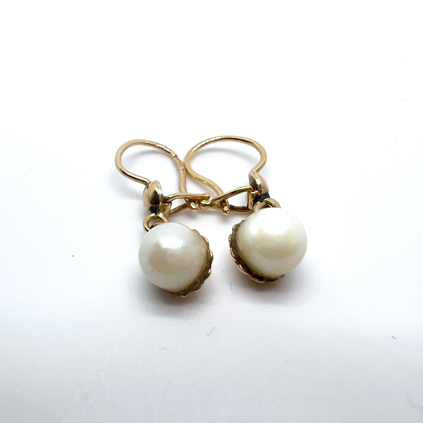 Sweden 1964 Vintage 18k Gold Cultured Pearl Earrings.