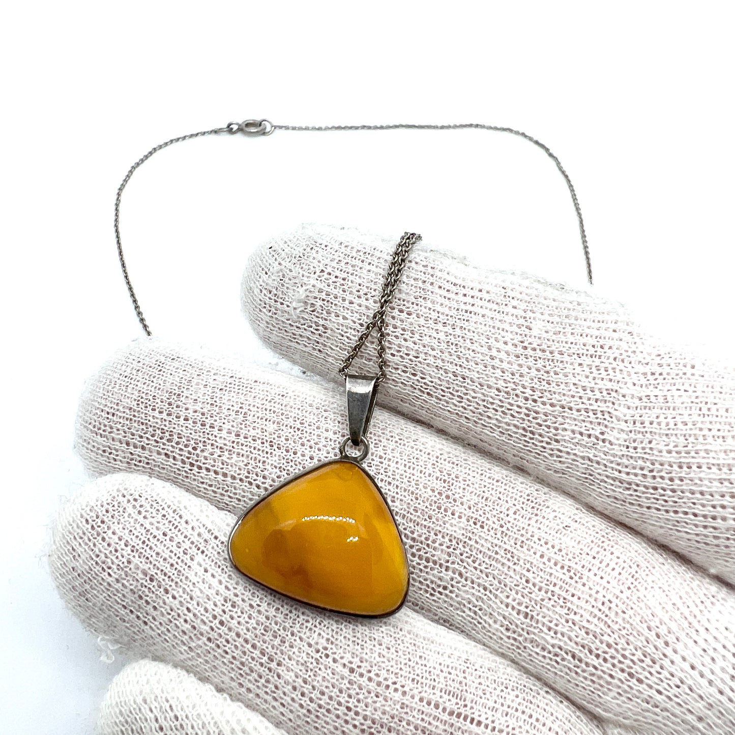 Holger Lindström, Finland 1964. Vintage Solid Silver Butterscotch Amber Pendant Necklace.