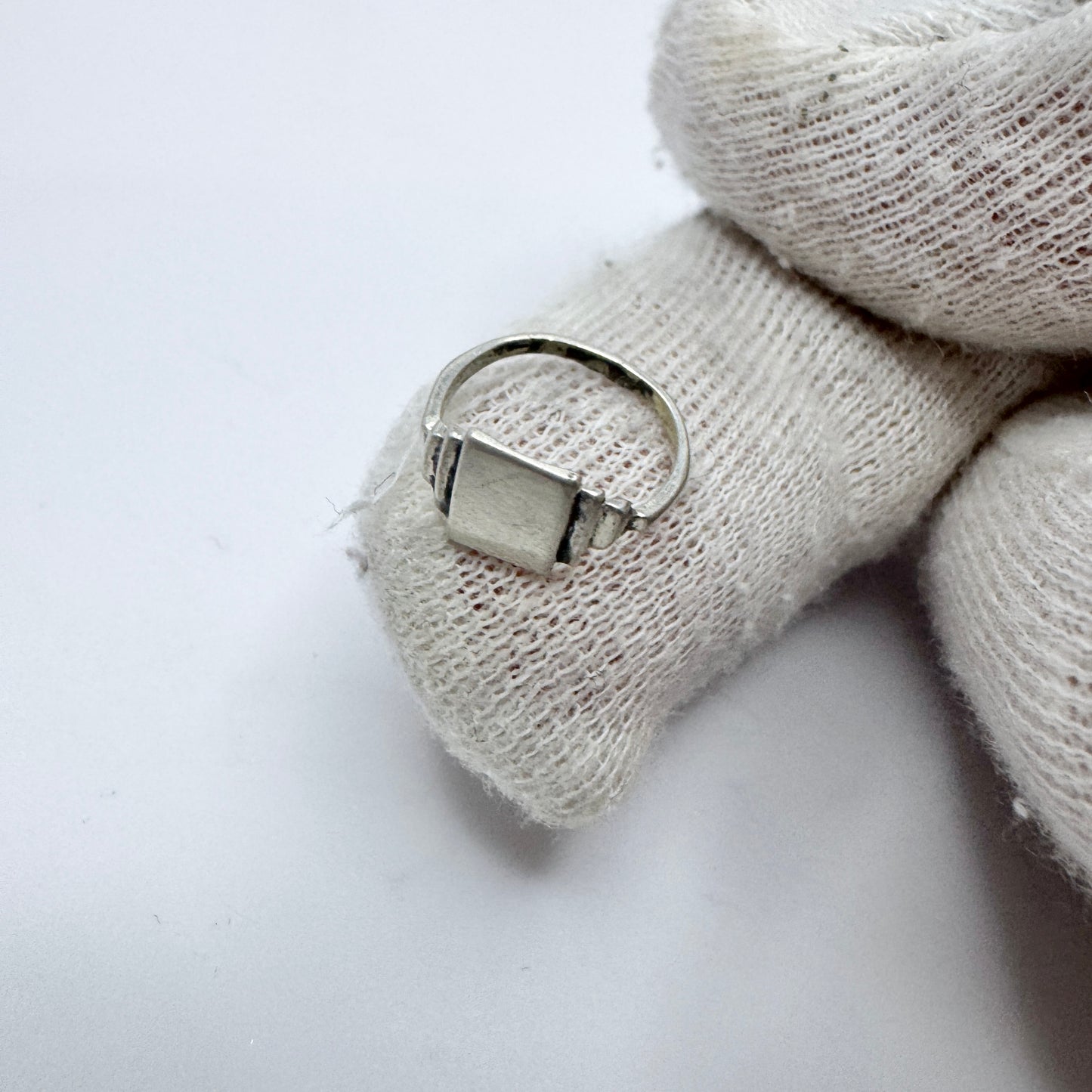 Vintage ca 1940s. Solid Silver Baby Ring.