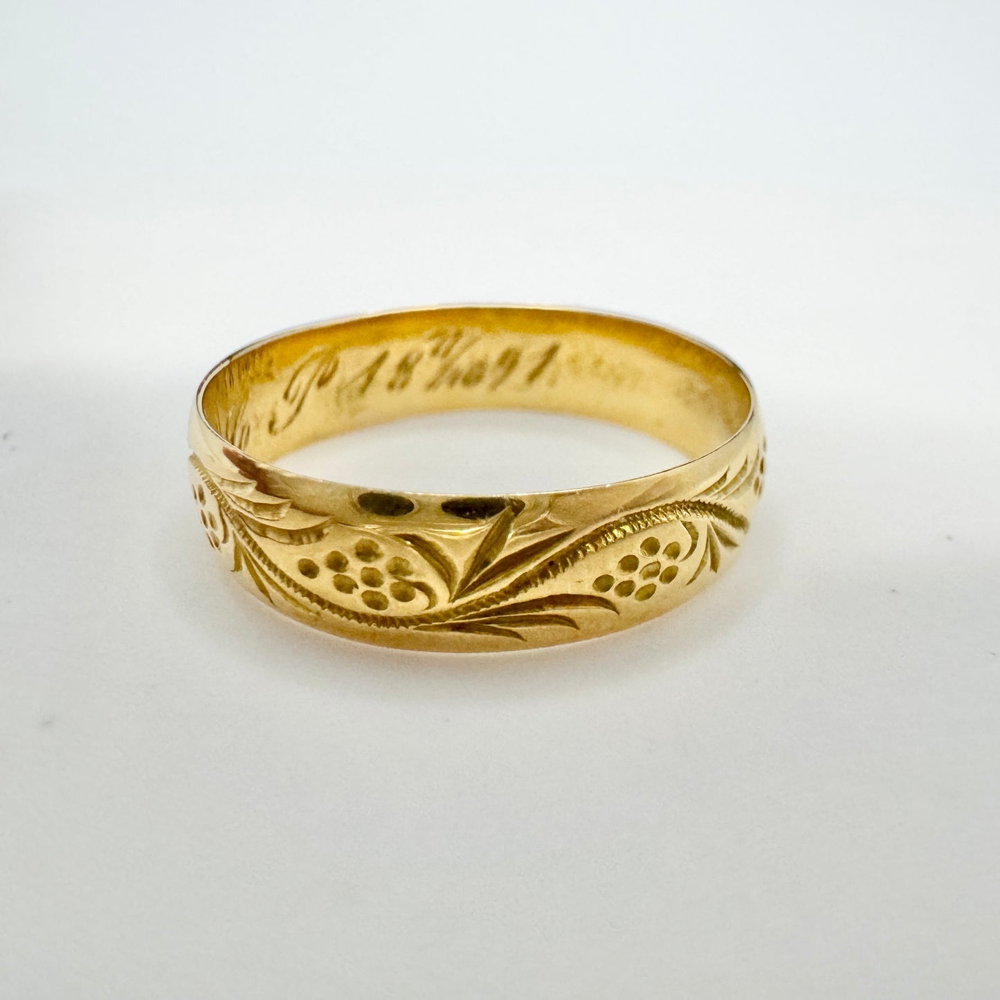 Dahlberg, Sweden 1894. Antique 18k Gold Wedding Band Ring.