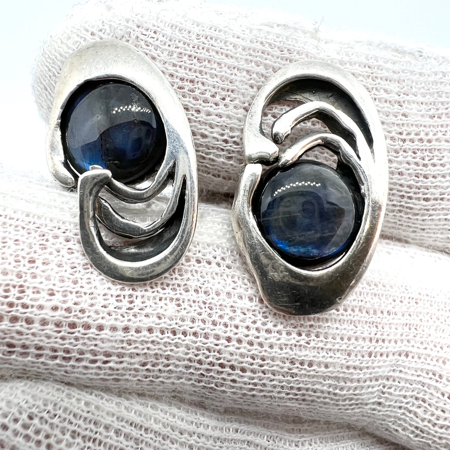 Kultateollisus, Finland 1981. Vintage Sterling Silver Spectrolite Cufflinks.